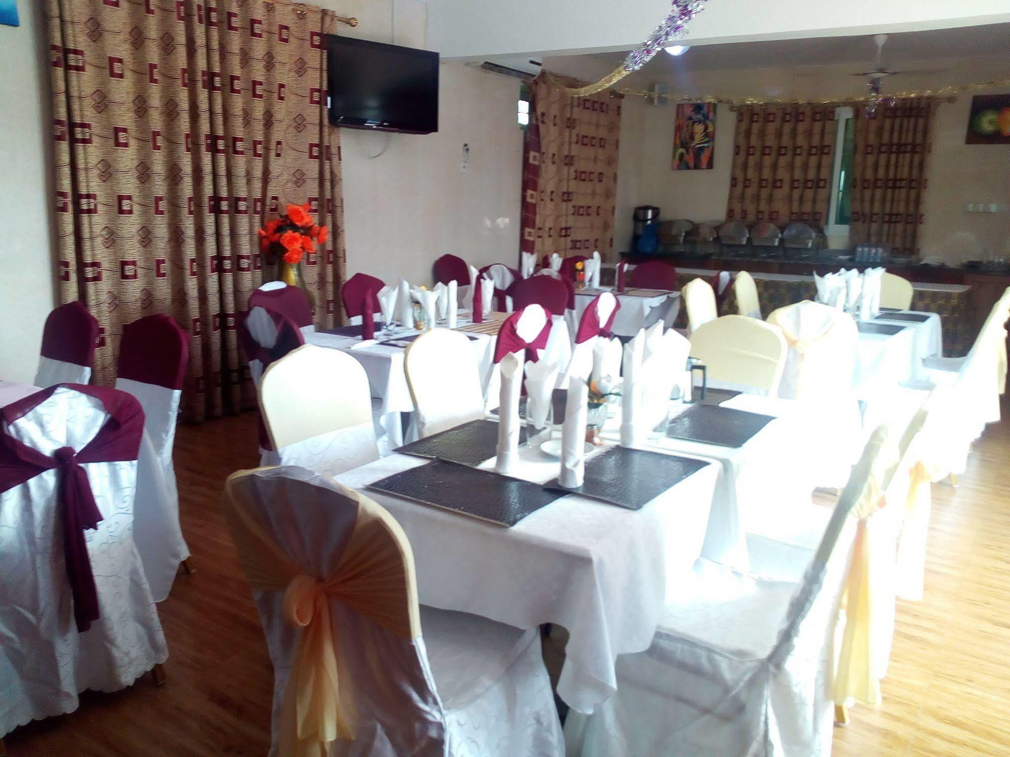 Grand Star Hotel North Legon Zewnętrze zdjęcie