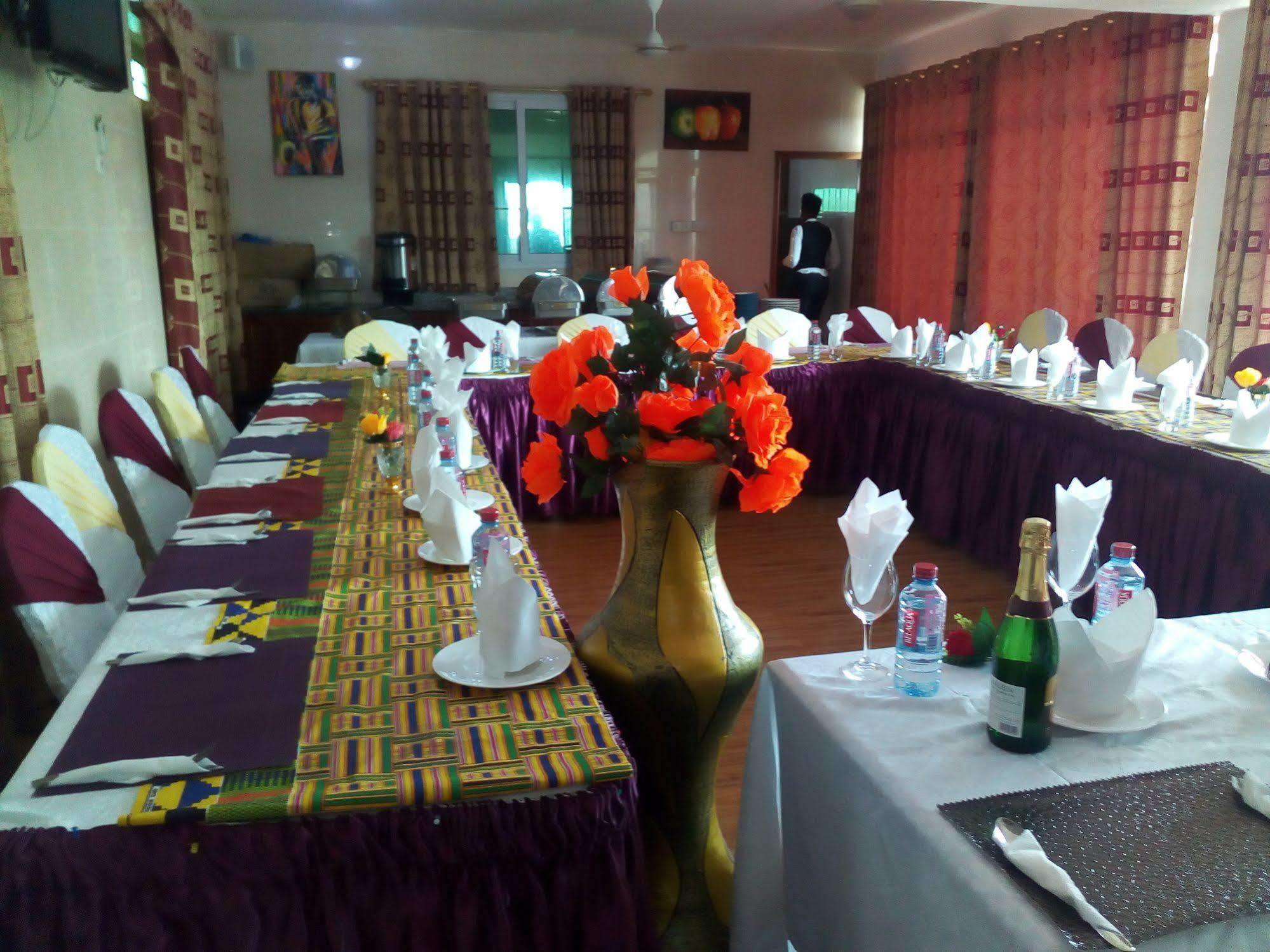 Grand Star Hotel North Legon Zewnętrze zdjęcie